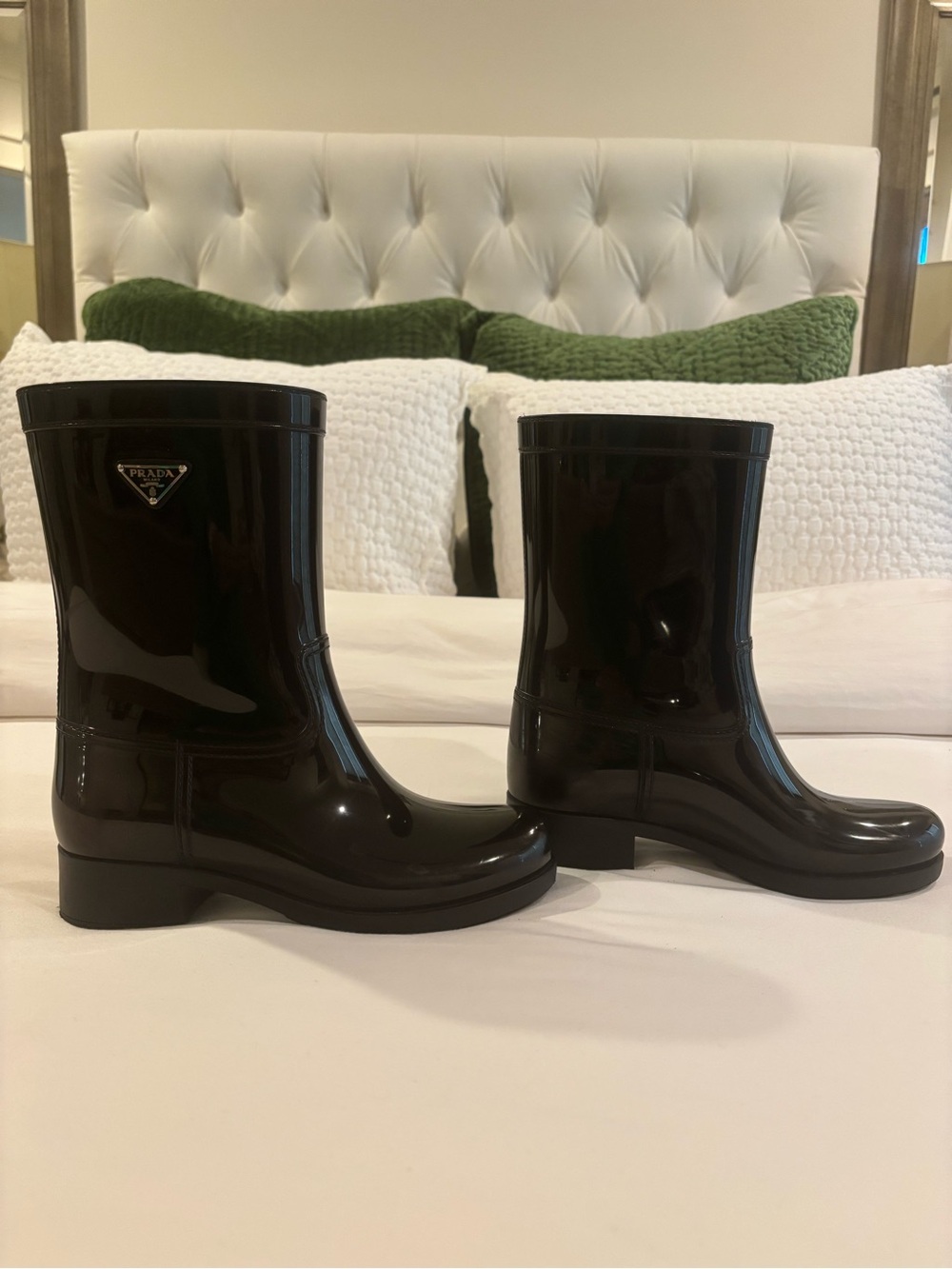 Prada Black Patent Mid Calf Rain
Boots SZ 38 - Picture 3 of 17